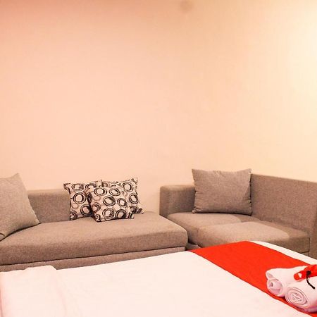 D'Shario Hotel Kepanjen 玛琅 外观 照片