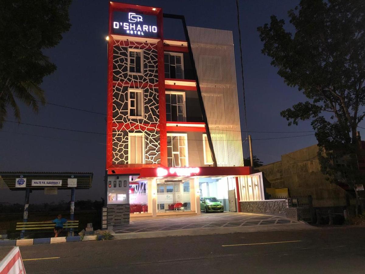 D'Shario Hotel Kepanjen 玛琅 外观 照片