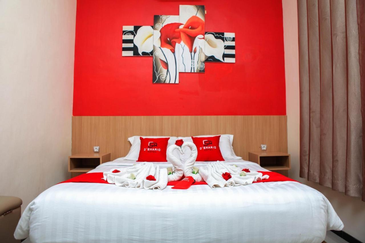 D'Shario Hotel Kepanjen 玛琅 外观 照片