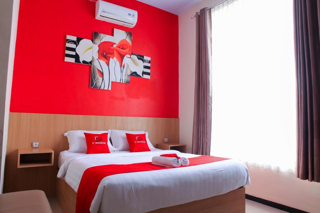 D'Shario Hotel Kepanjen 玛琅 外观 照片