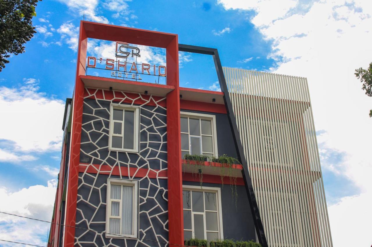 D'Shario Hotel Kepanjen 玛琅 外观 照片