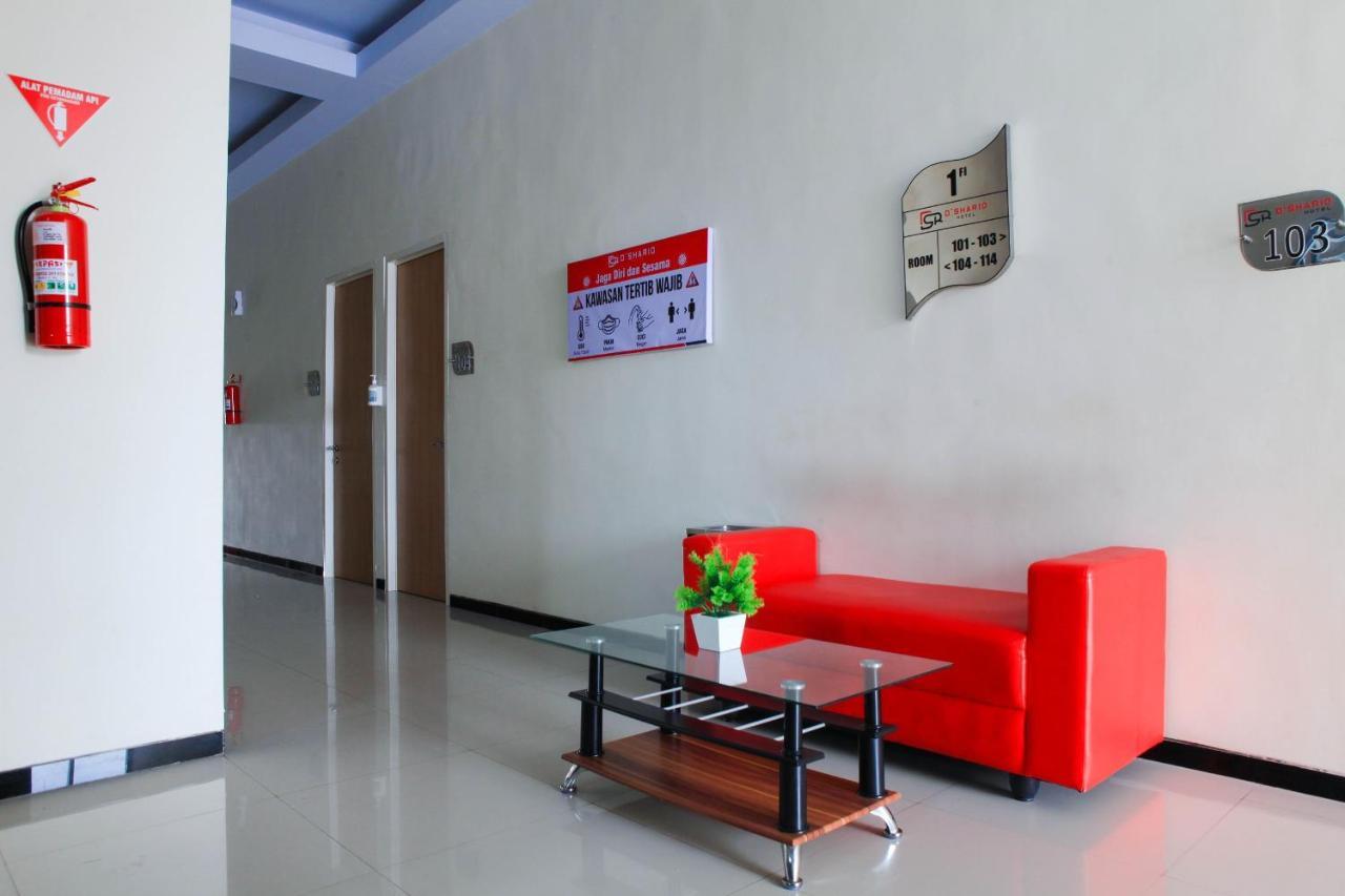 D'Shario Hotel Kepanjen 玛琅 外观 照片